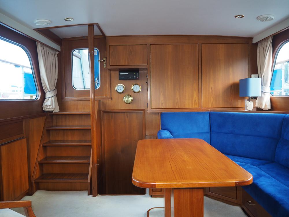 Salon, Accommodatie